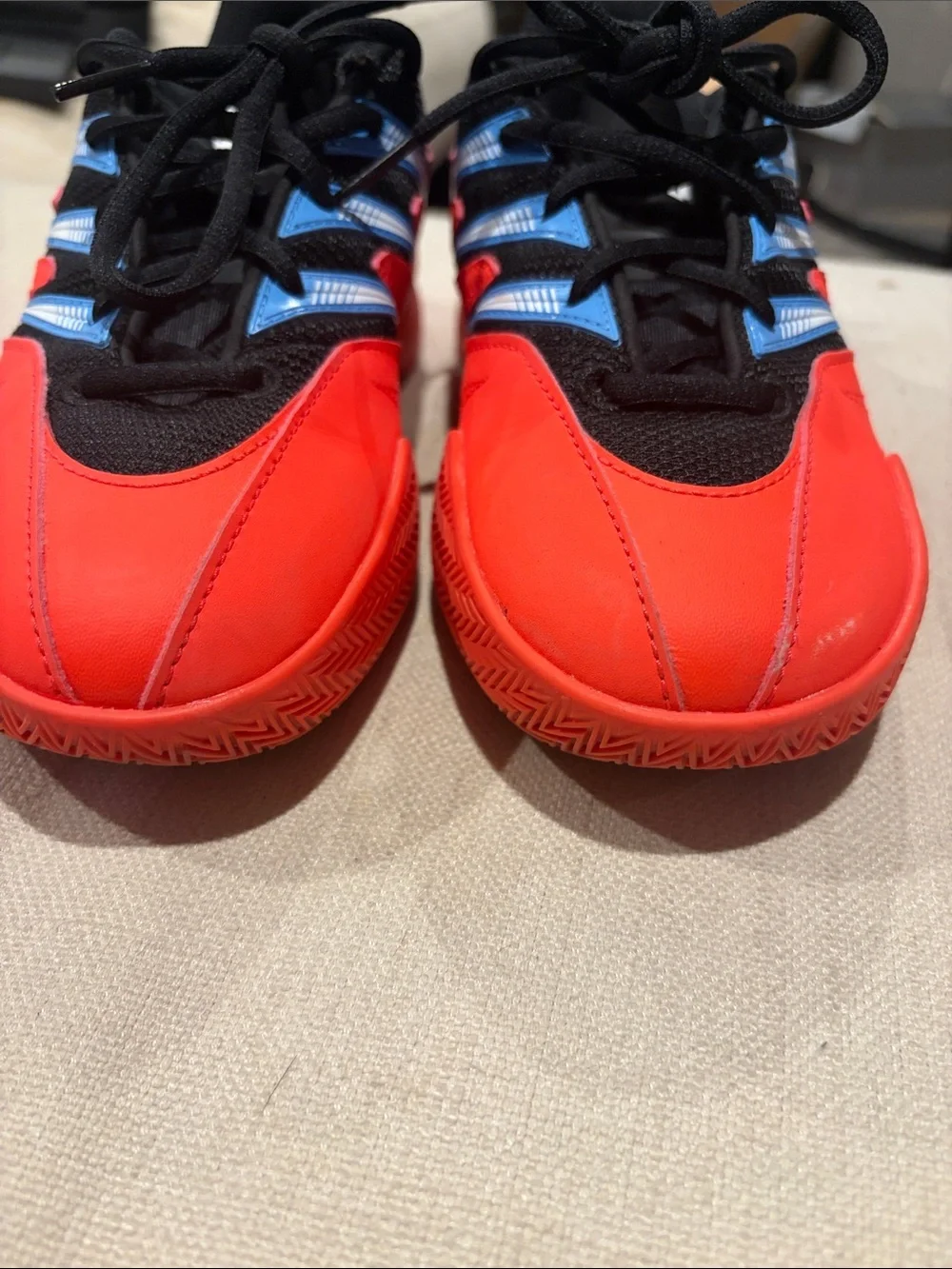 adidas Dame certified 3 low basketball sneakers solar red kids sz 4